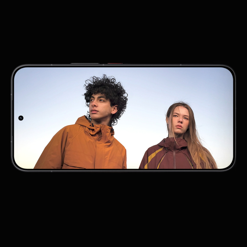 Filmuok save saulėlydžio fone 4K raiška