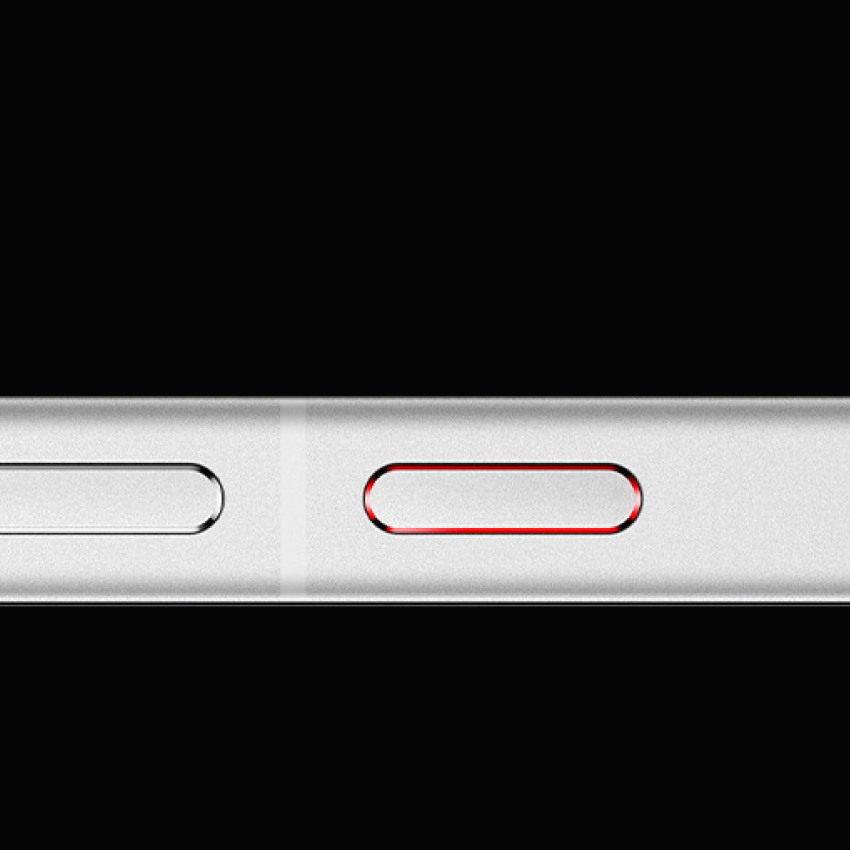 Įjungimo mygtukas raudonu apvadu